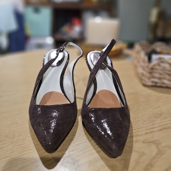 Calvin Klein 90s Minimalist Slingback Heels Brown Textured Kitten Heel Size 7 - Picture 15 of 16